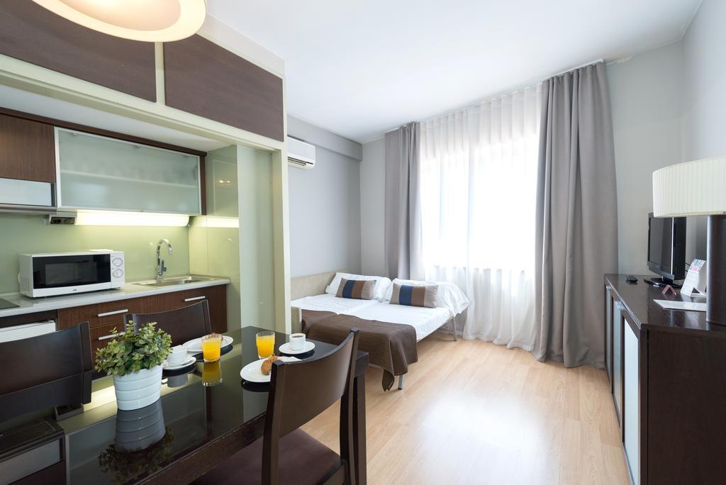 Senator Barcelona Apartments Kültér fotó